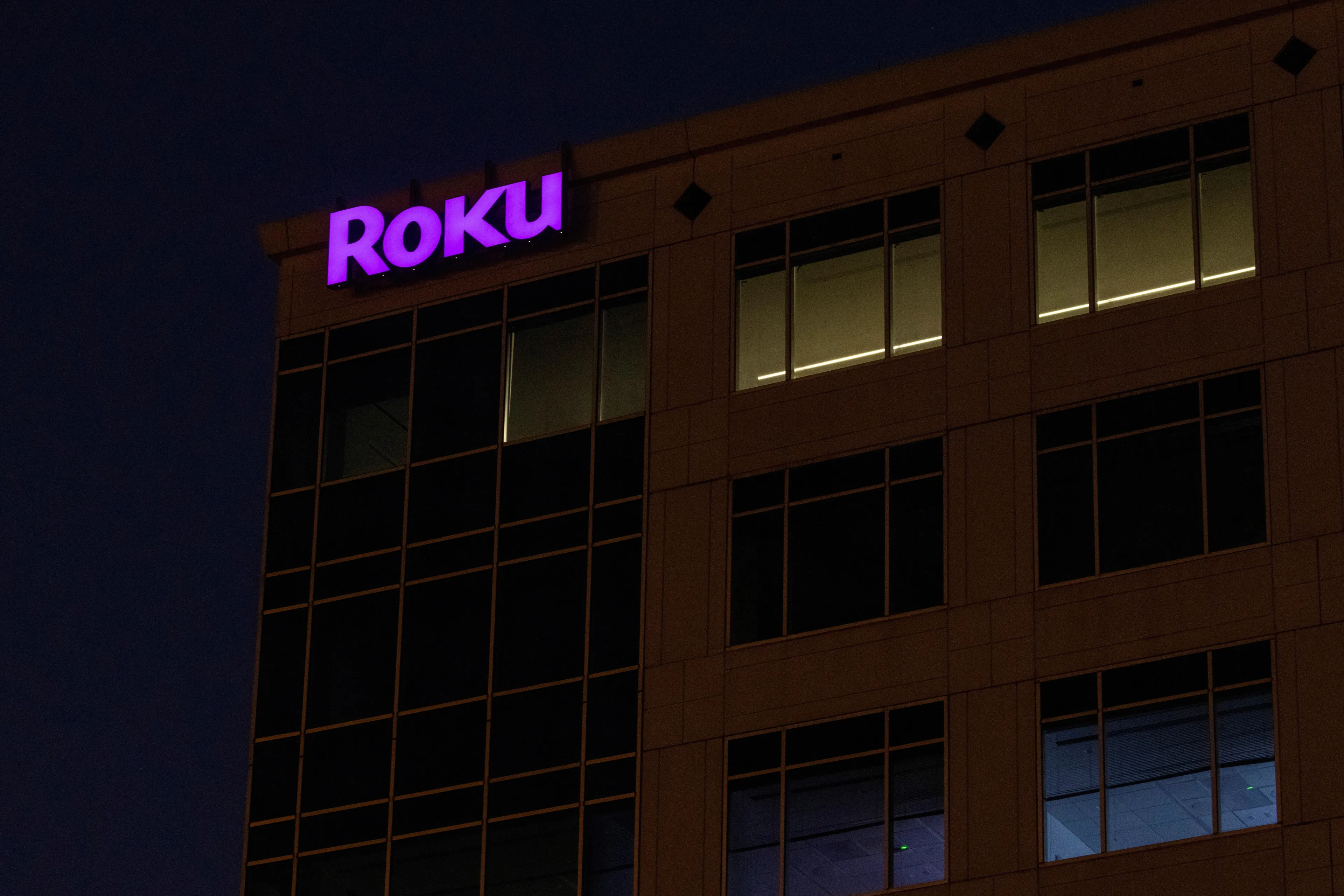 Чистый убыток Roku в первом квартале 2024 года составил $0,35 на акцию, что на 74% меньше, чем годом ранее / Фото: Reuters/Mike Blake