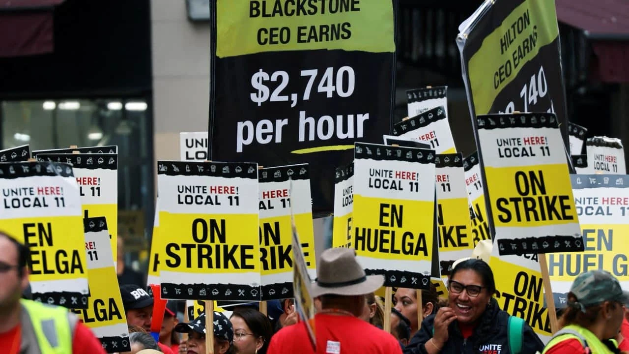 Увеличение расходов на оплату труда способствует сохранению повышенной инфляции / Фото: Reuters/Mike Blake