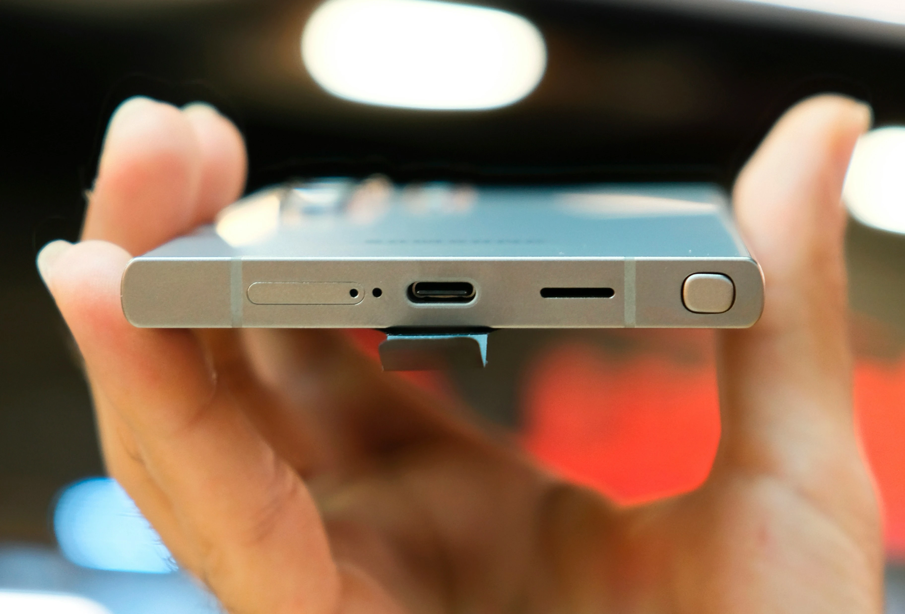 Продажи комплектующих Qualcomm китайским производителям смартфонов выросли на 40% в первой половине финансового года / Фото: Unsplash/Zana Latif