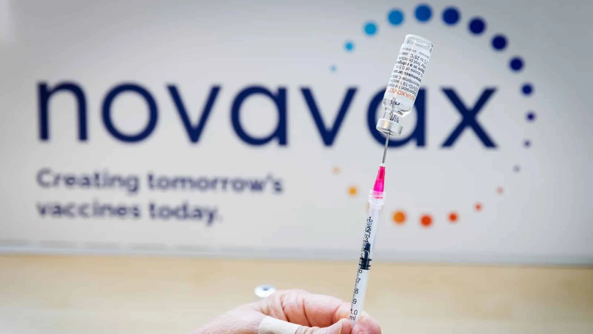 Акции Novavax взлетели в 2,2 раза благодаря сделке на $1,4 млрд с французской Sanofi / Фото: Getty Images/Patrick Van Katwijk