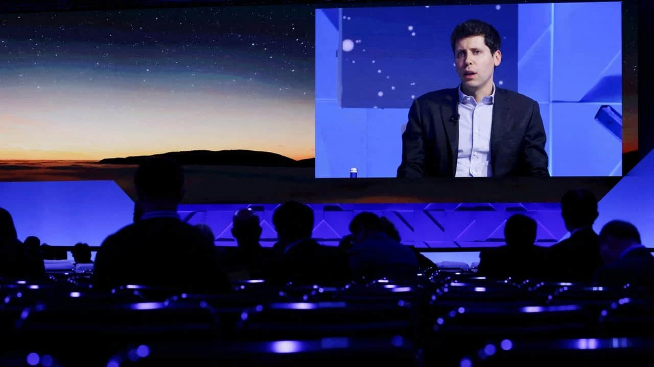 Глава OpenAI Сэм Альтман — один из ранних инвесторов ядерного стартапа Oklo / Фото: Reuters/Carlos Barria