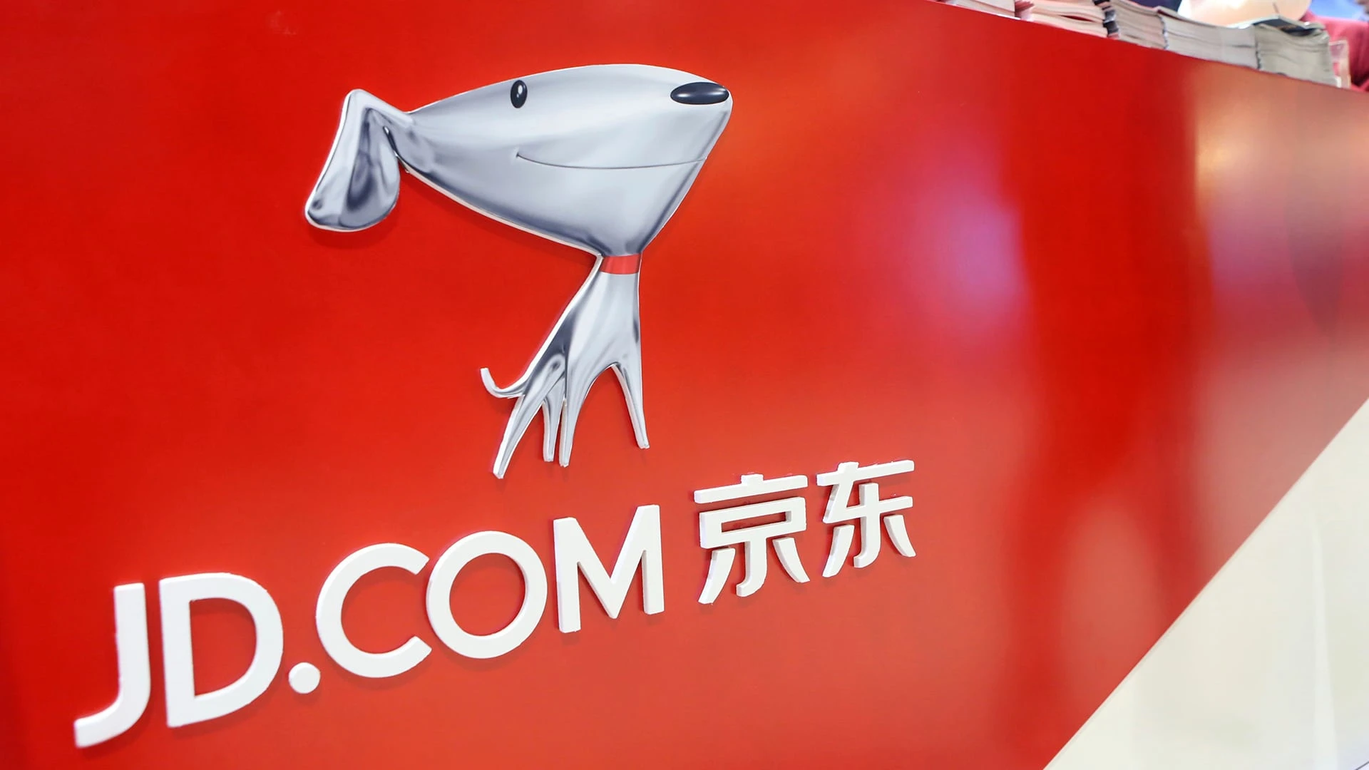 Стенд китайского интернет-магазина JD.com на выставке в Шанхае / Фото: Oriental Image via Reuters Connect