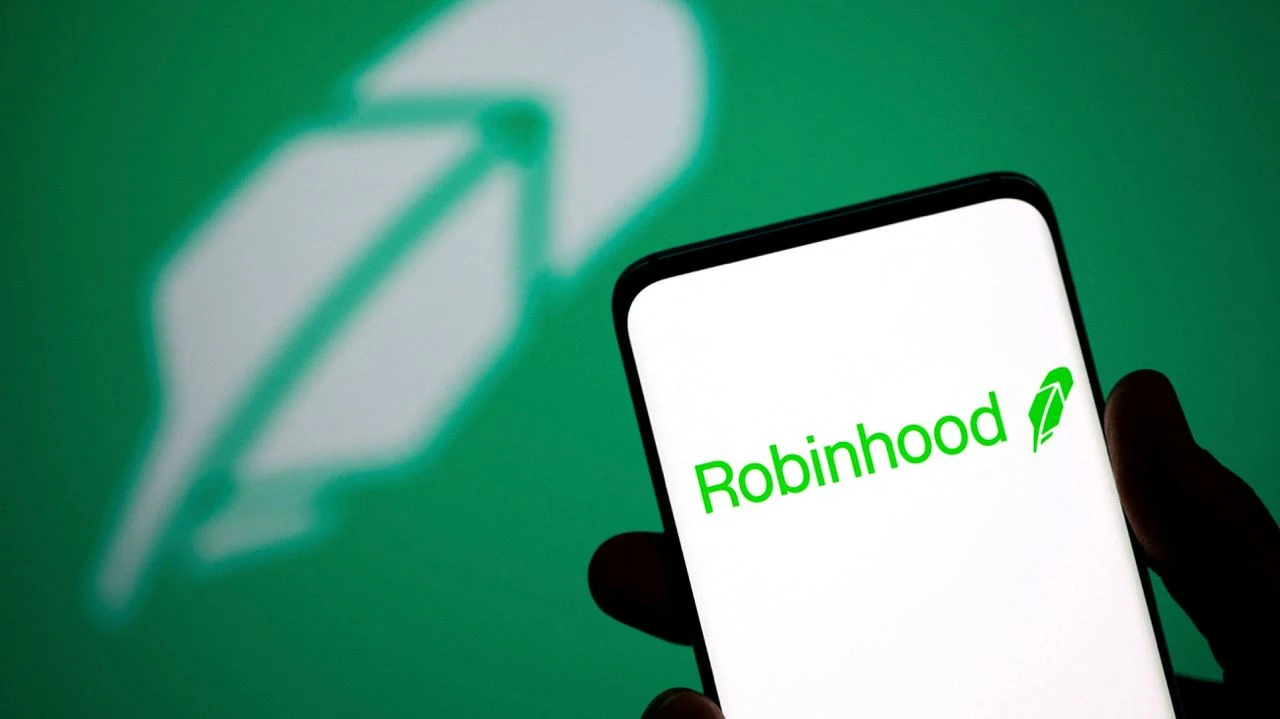 BofA повысил рейтинг Robinhood с Underperform до Buy, пропустив нейтральный / Фото: Reuters/Dado Ruvic