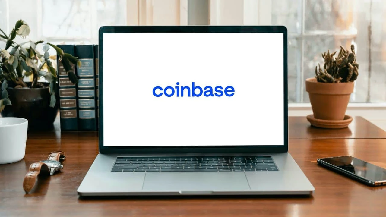 BofA улучшил рейтинг Coinbase, отметив хороший для бизнеса компании макроэкономический фон / Фото: Unsplash/PiggyBank