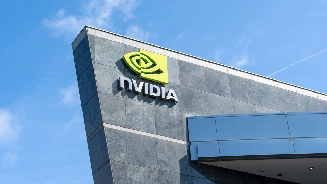 Стоимость акций Nvidia побила рекорд на закрытии накануне выхода квартальной отчетности / Фото: Shutterstock