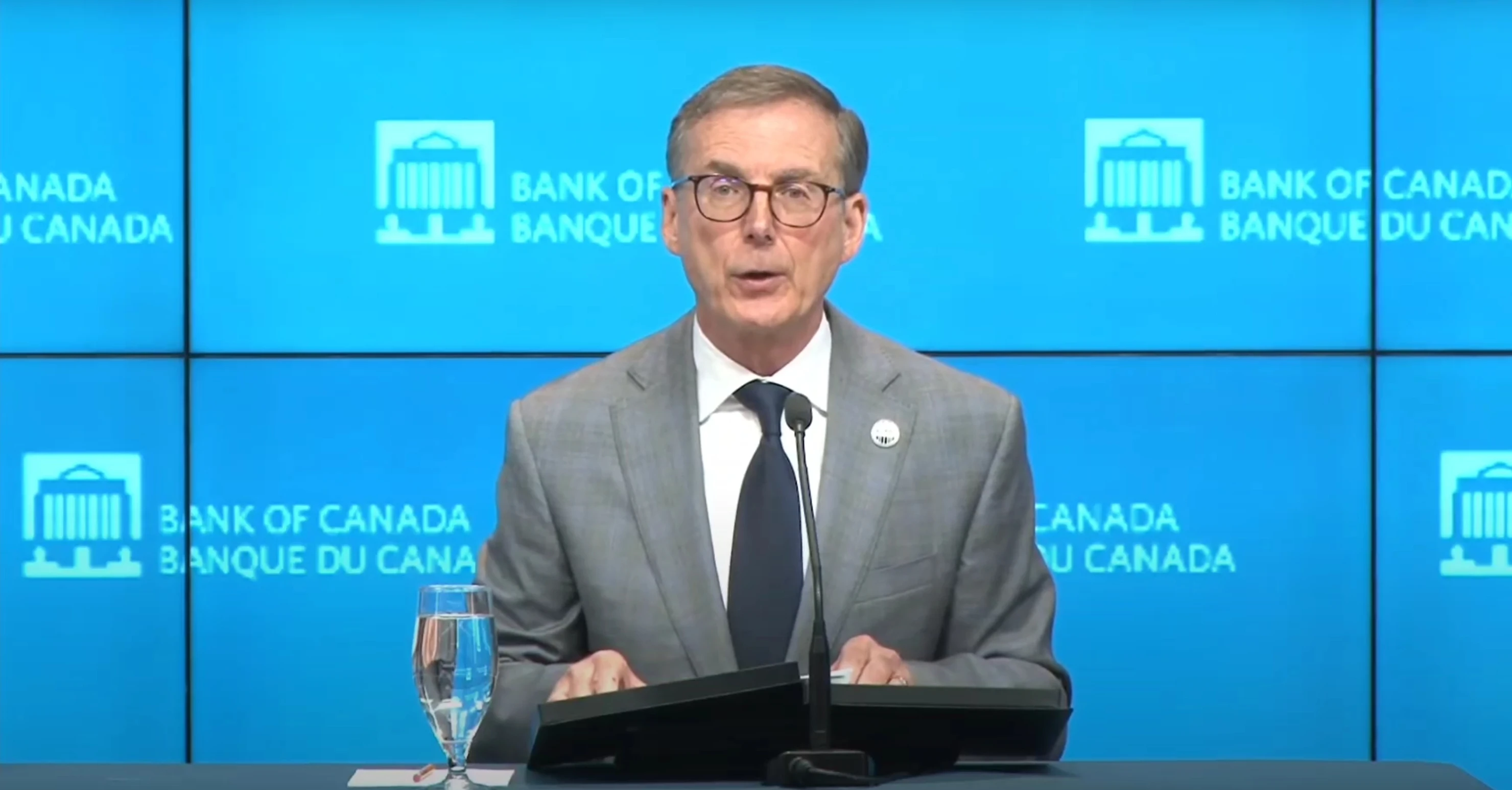 Центральный банк Канады первый из Большой семерки снизил ключевую ставку Скриншот из видео с пресс-конференции