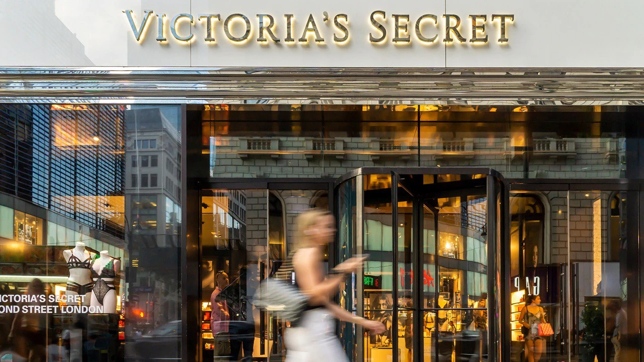 Victorias Secret прогнозирует падение продаж во втором квартале 2024 года / Фото: Shutterstock