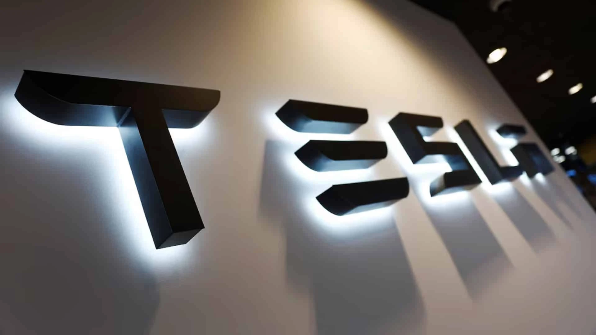 Илон Маск сообщил о работе над новой частью мастер-плана Tesla / Фото: Reuters Vincent West