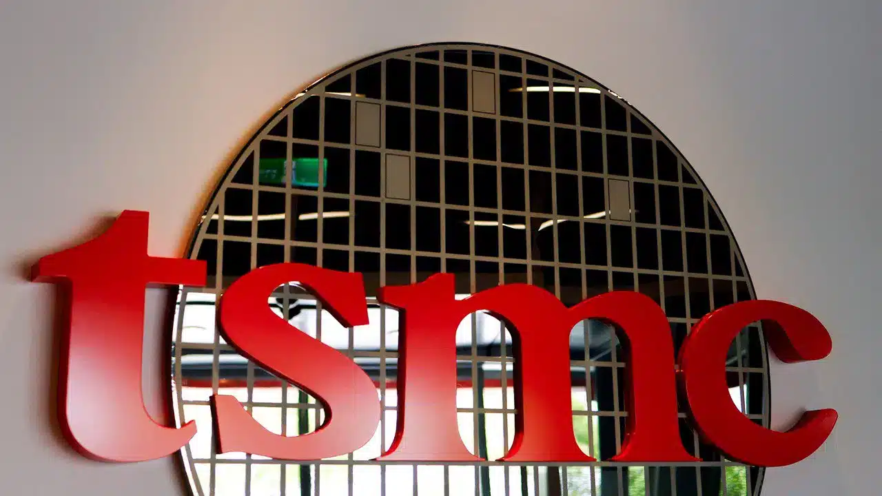 Акции TSMC обновили очередной исторический максимум после улучшения таргета  Фото: Reuters/Ann Wang
