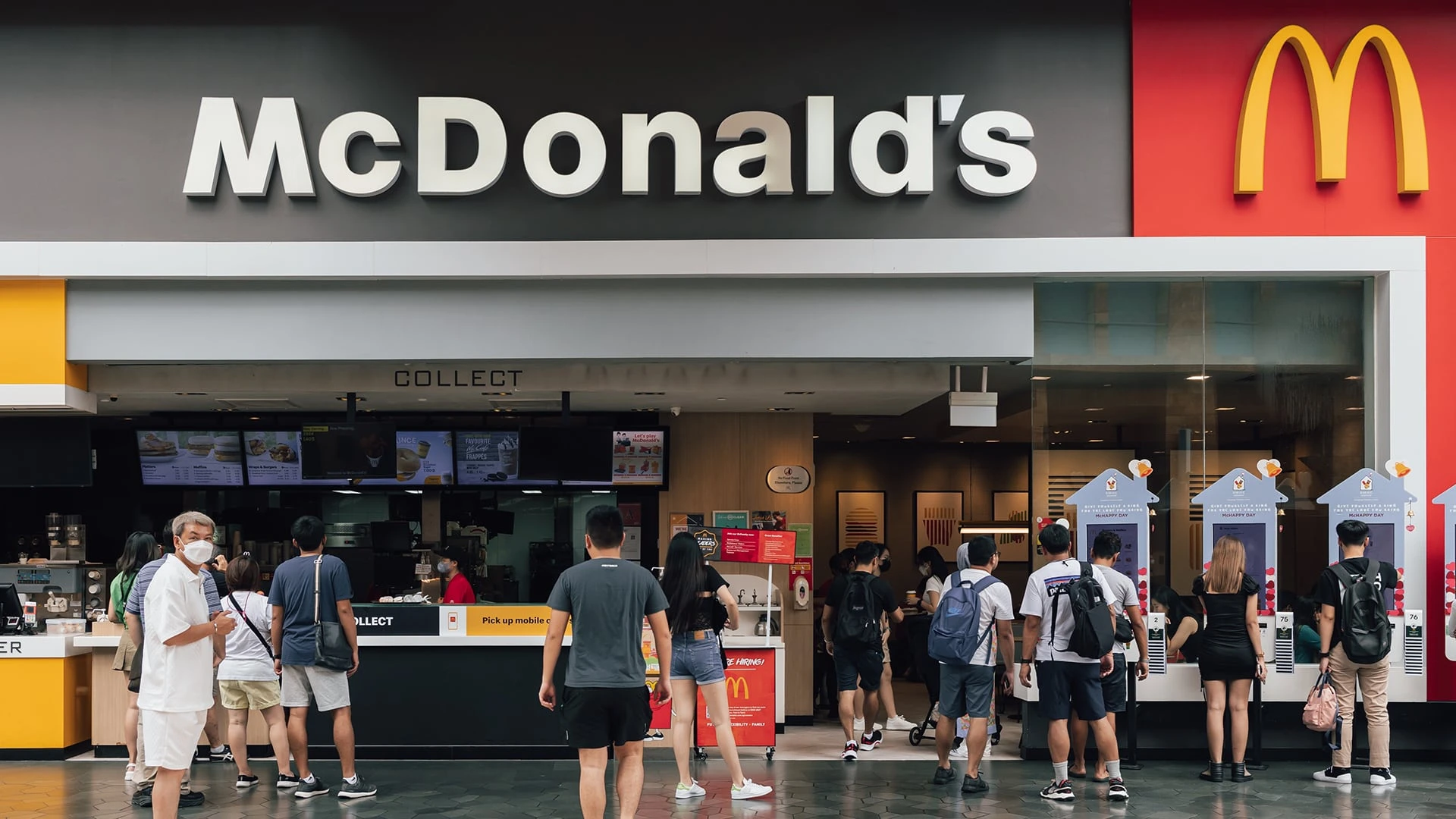 McDonald’s отказался от использования ИИ в ресторанах, но продолжит изучать существующие решения /Фото: shutterstock