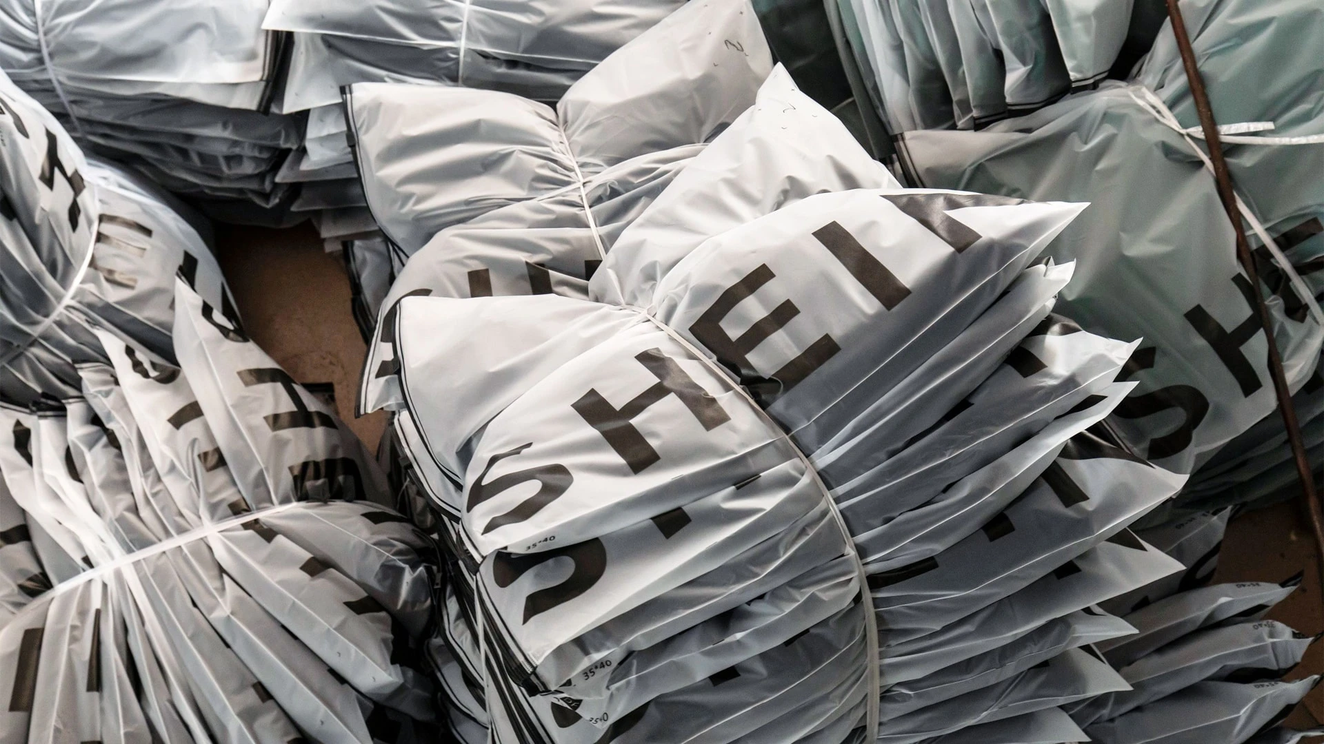 Shein, продающий недорогую одежду, может провести крупнейшее IPO на Лондонской бирже с 2011 года / Фото: Panos Pictures