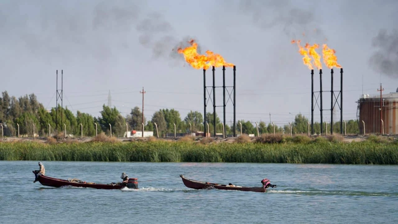 Хедж-фонды стали активно покупать сырьевые акции и избавляться от бумаг технологических компаний, утверждает Goldman Sachs / Фото: Reuters/Mohammed Aty
