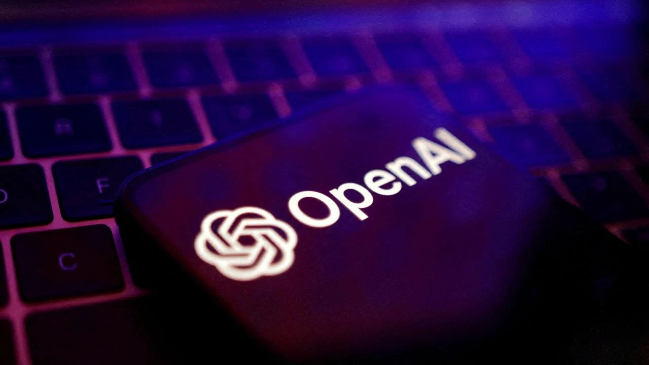 Взаимовыгодная связь OpenAI c Microsoft привлекла внимание регуляторов ЕС и США  Фото: Reuters/Dado Ruvic