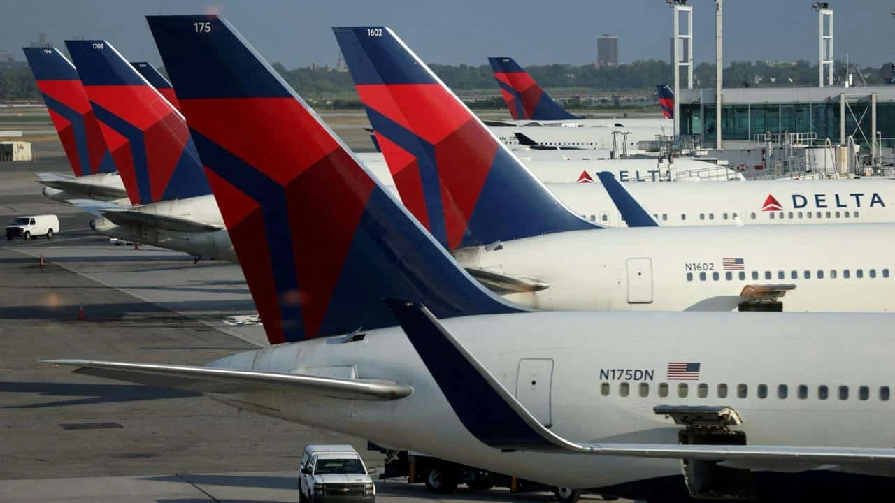 Delta сообщила о снижении квартальной прибыли на 29%, в чем инвесторы увидели плохой знак для всей индустрии / фото: Reuters/Andrew Kelly