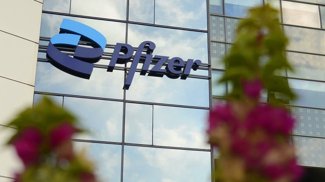 Акции Pfizer выросли на 3% сразу после начала торгов на фоне успешных испытаний препарата от лишнего веса / Фото: Shutterstock