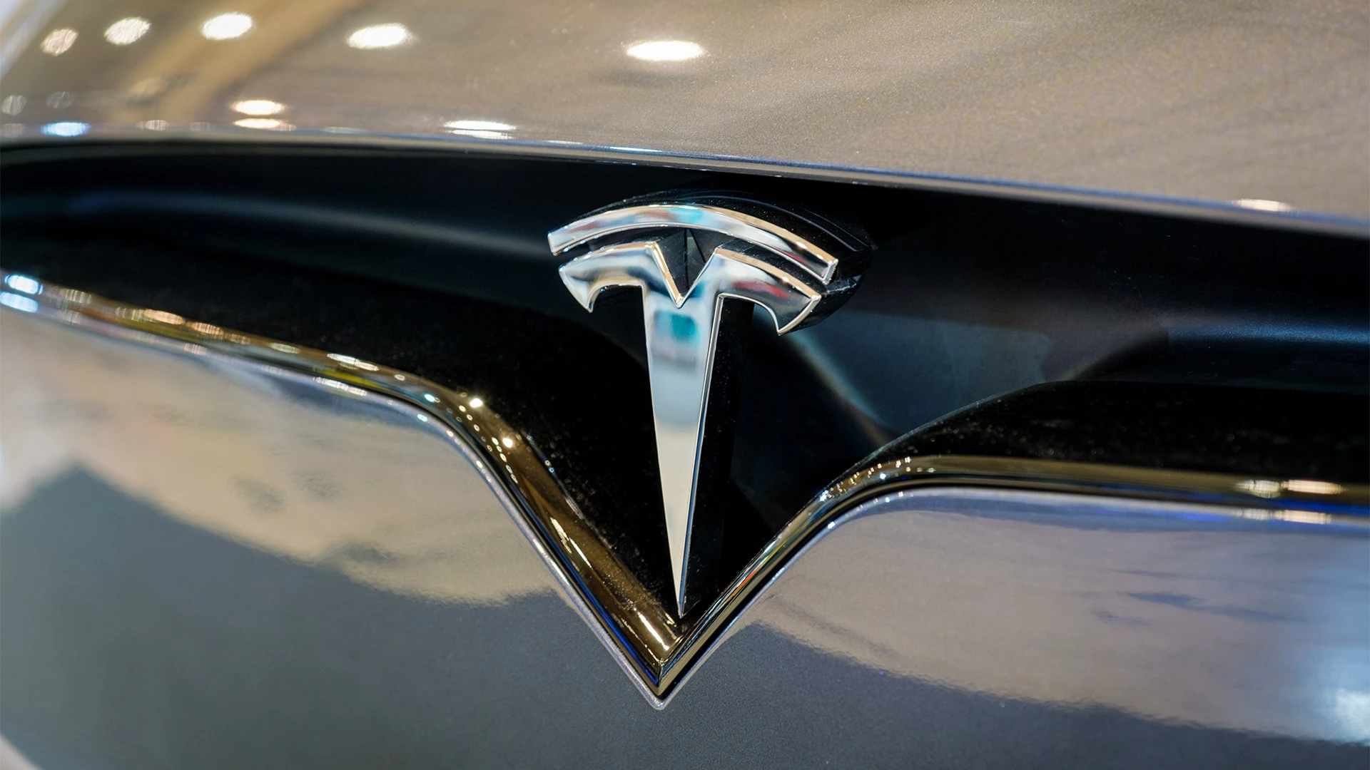 Глава Tesla объяснил перенос презентации роботакси необходимостью доработать его дизайн / фото: Shutterstock