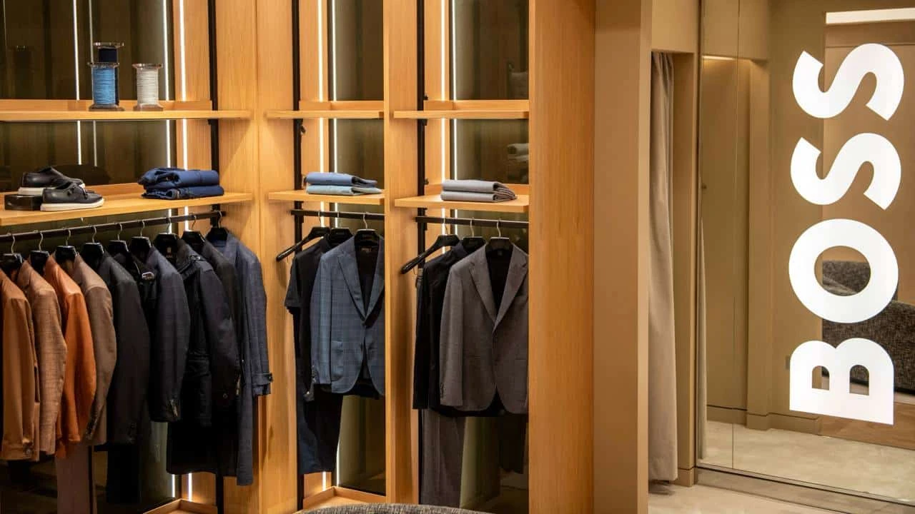 Hugo Boss понизил прогноз по годовой выручке из-за сложных экономических и геополитических условий / Фото: Reuters/Chris J. Ratcliffe