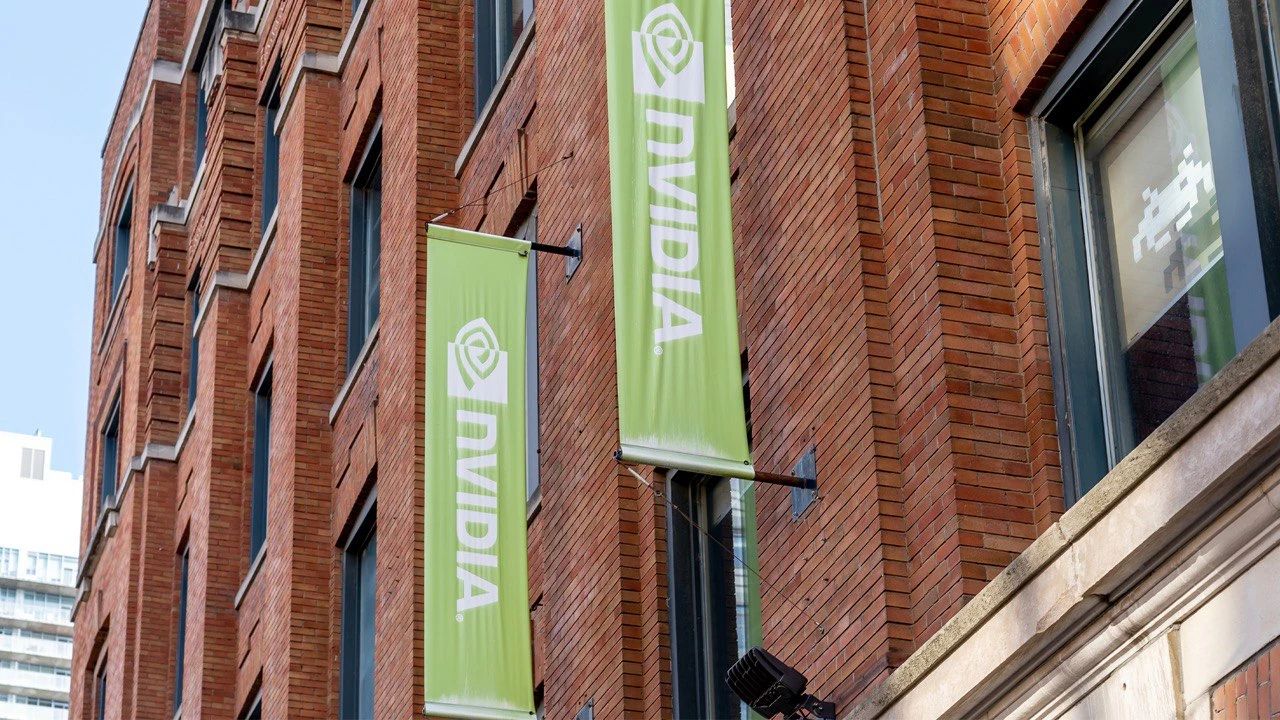 Nvidia создает новый ИИ-чип специально для китайского рынка / Фото: Shutterstock