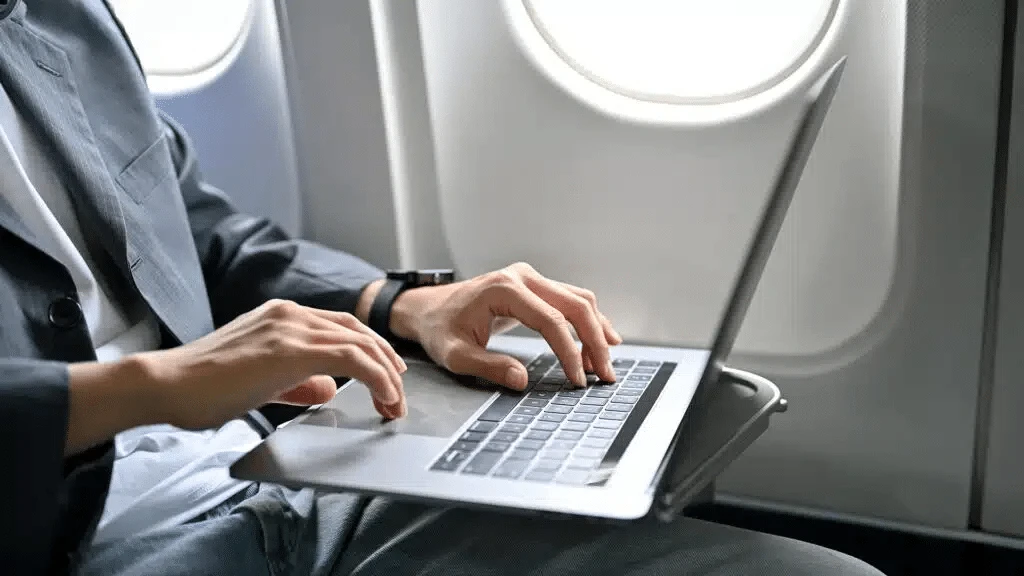 Gilat Satellite wants to rise in the in-flight connectivity market / Photo: shutterstock