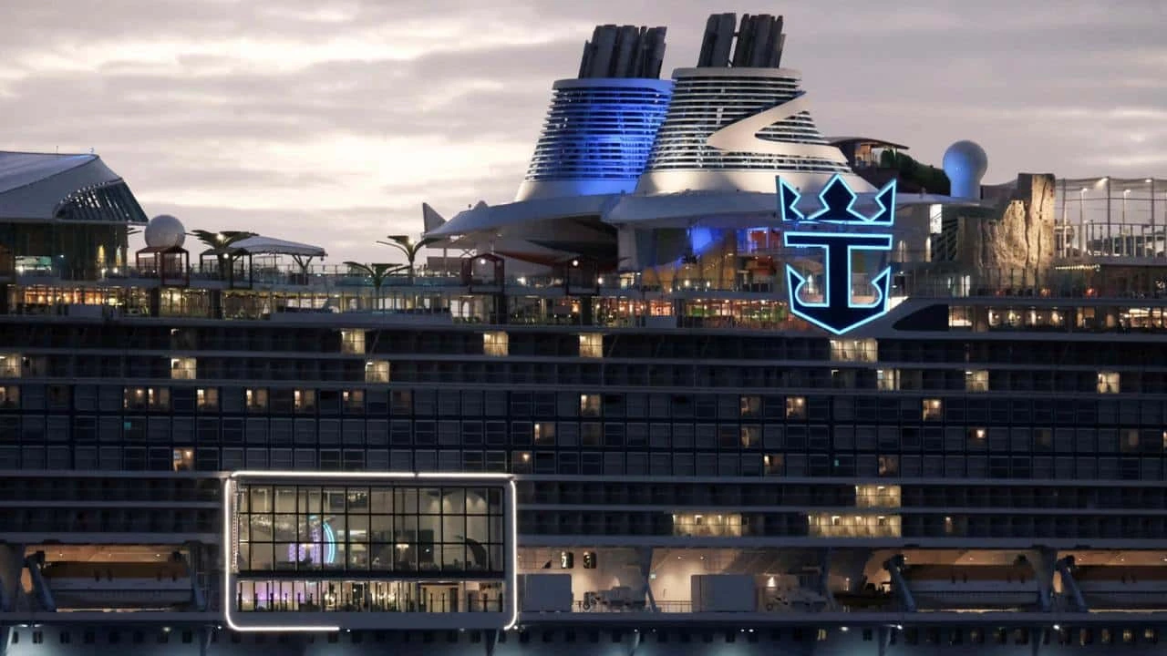 Акции Royal Caribbean упали, несмотря на выручку и прибыль выше ожиданий, а также возвращение дивидендов / Фото: Reuters/Paola Chiomante