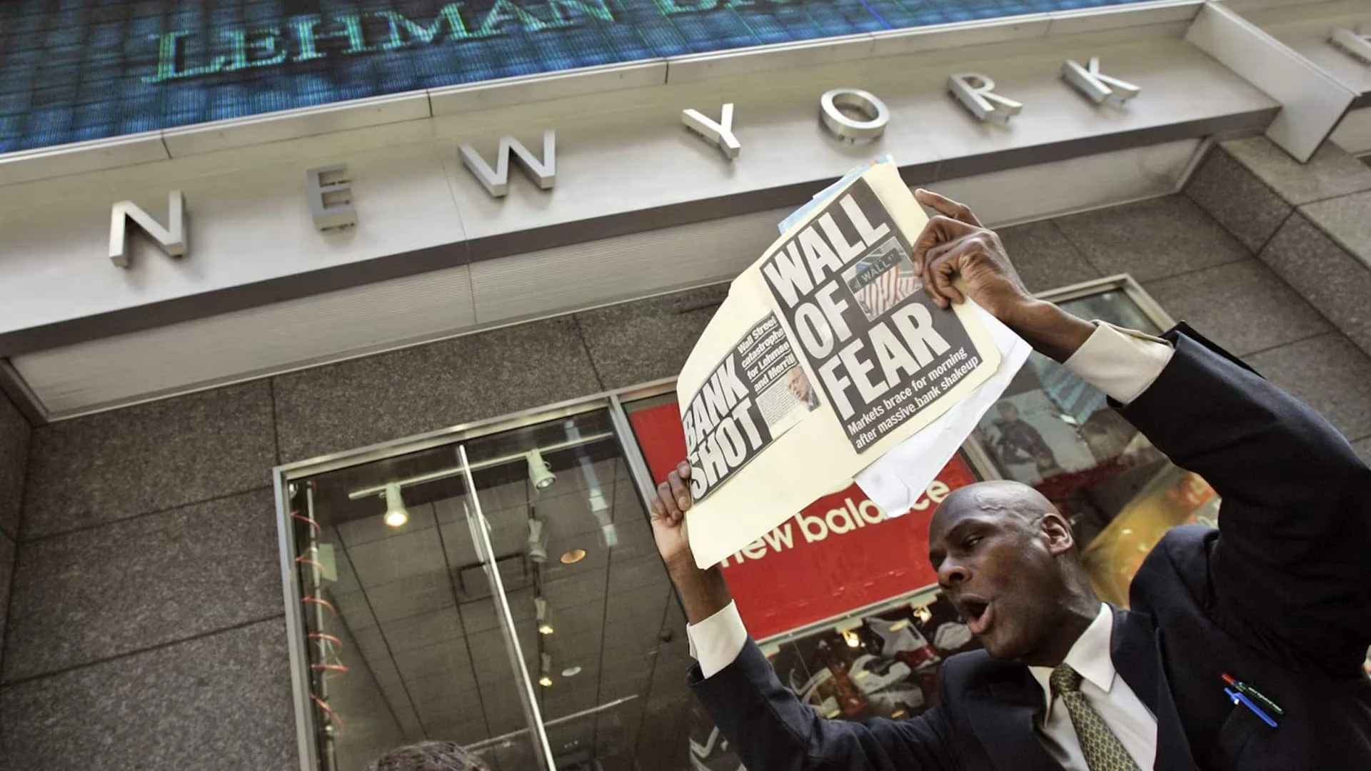 Один из примеров опасного пузыря - тот, что образовался на рынке ипотечного кредитования США. Когда он лопнул, наступил мировой финансовый кризис 2008-2009 годов. Фото: Mary Altaffer/AP