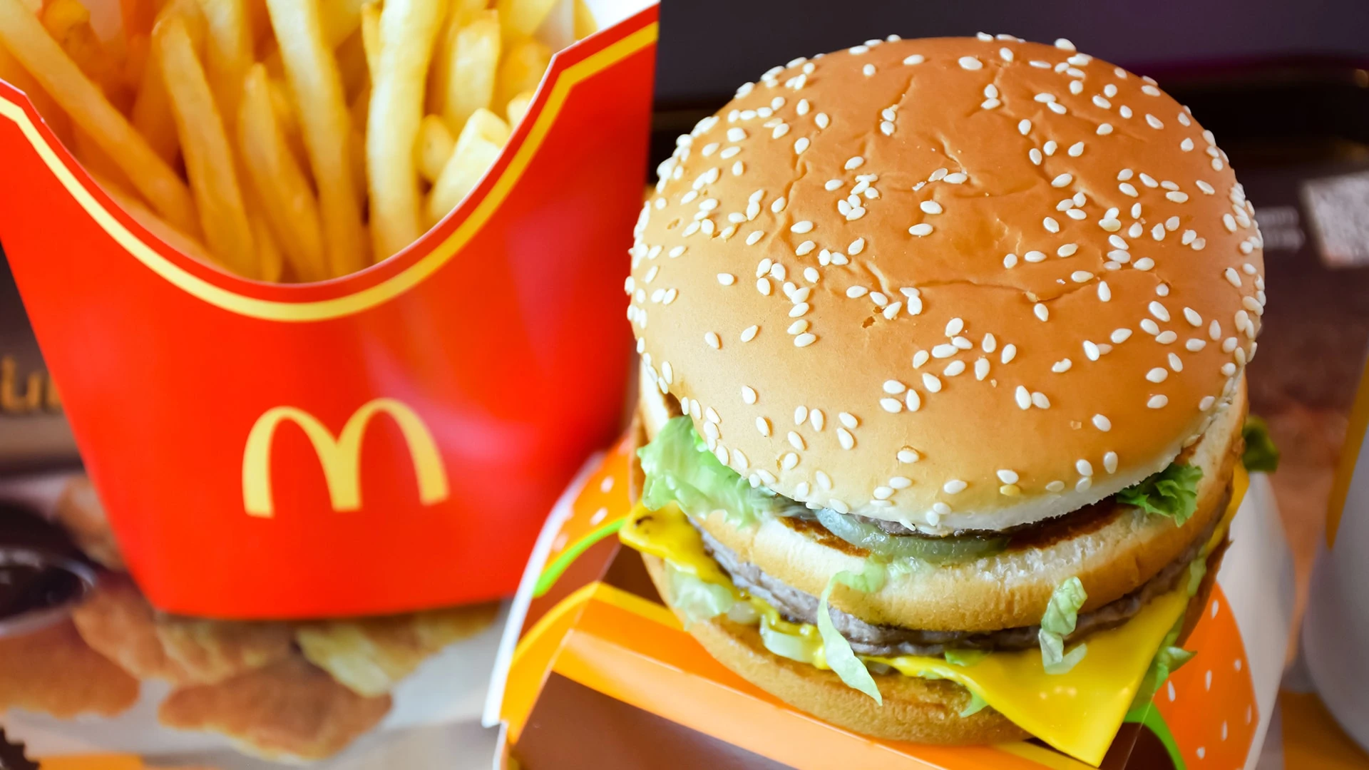 Наиболее интересными корпоративными новостями в понедельник будут релизы квартальных отчетов McDonalds и ON Semiconductor / фото: Shutterstock
