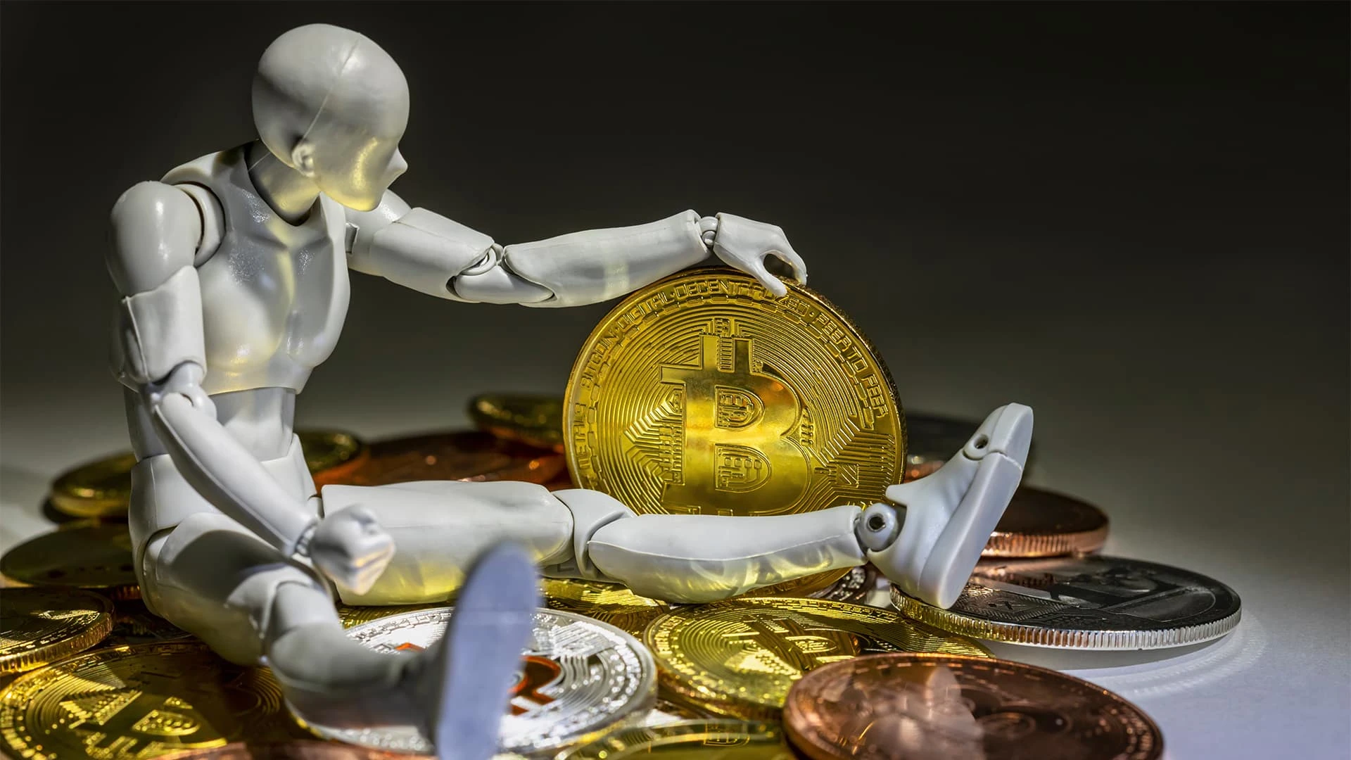 Главным признаком того, что искусственный интеллект захватил контроль над миром, станет потеря деньгами своей роли в экономической жизни. Фото: shutterstock