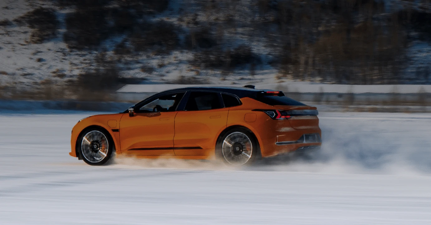 Zeekr представил аккумулятор, который можно зарядить десять с половиной минут / Фото: Zeekr