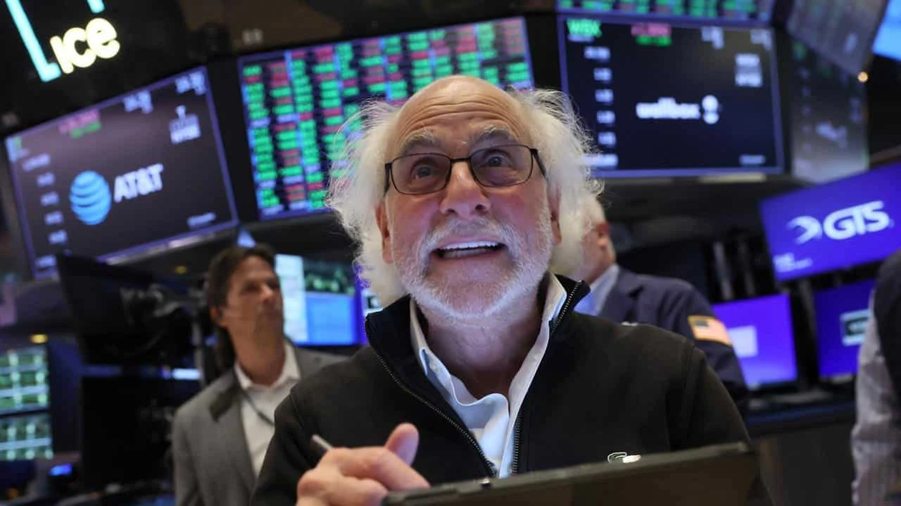 Инвесторы могли бы разбогатеть в 74 раза за 33 года, покупая исключенные из индексов акции, считает Research Affiliates / Фото: Reuters/Brendan McDermid