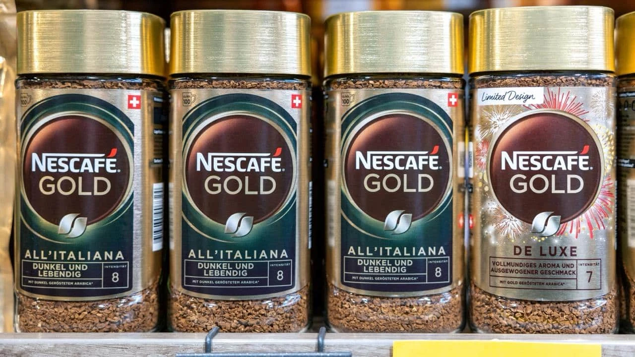 Nestle производит кофе Nescafe, шоколад KitKat и другие потребительские товары / Фото: Reuters/Denis Balibouse