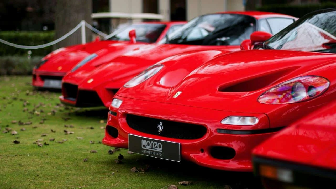 Morgan Stanley похвалил Ferrari за «яростную преданность бренду» / Unsplash / Hans M