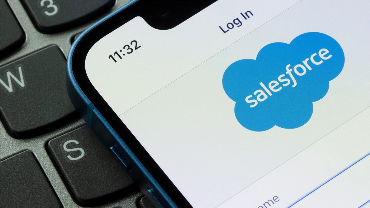 Прогноз прибыли Salesforce на 2025 финансовый год превзошел прогнозы аналитиков / Фото: Shutterstock