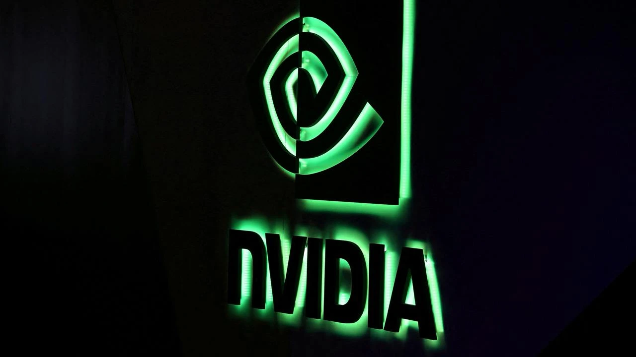 Аналитики крупнейших банков подняли целевую цену акций Nvidia, несмотря на их падение после отчета / Фото: Reuters/Mike Blake