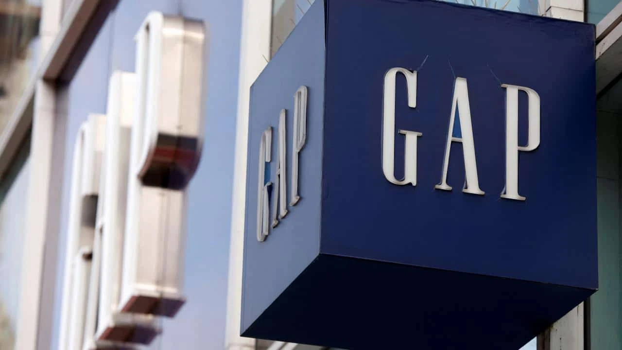 Квартальные результаты GAP появились на его сайте раньше положенного, из-за чего торги акциями пришлось приостановить / Фото: Reuters/John Sibley