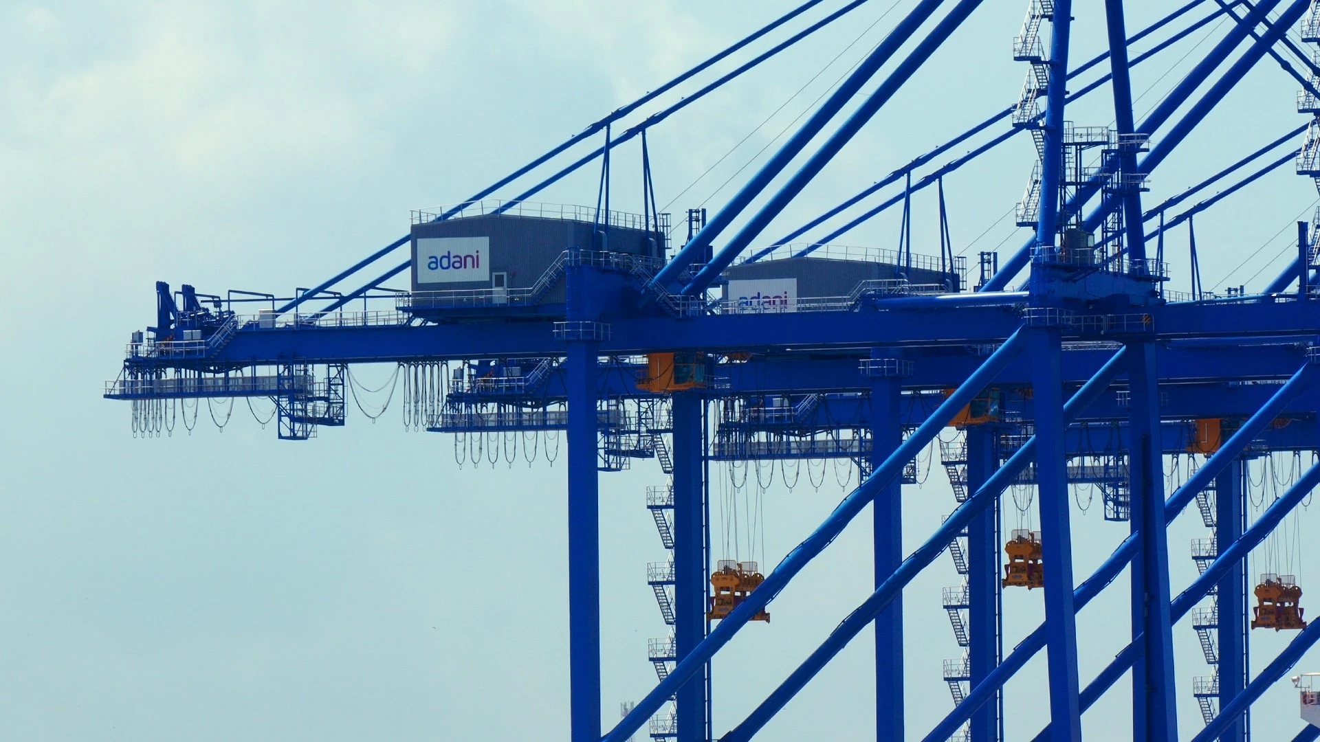 Порт Adani в штате Керала является крупнейшим перевалочным портом Индии Фото: Shutterstock