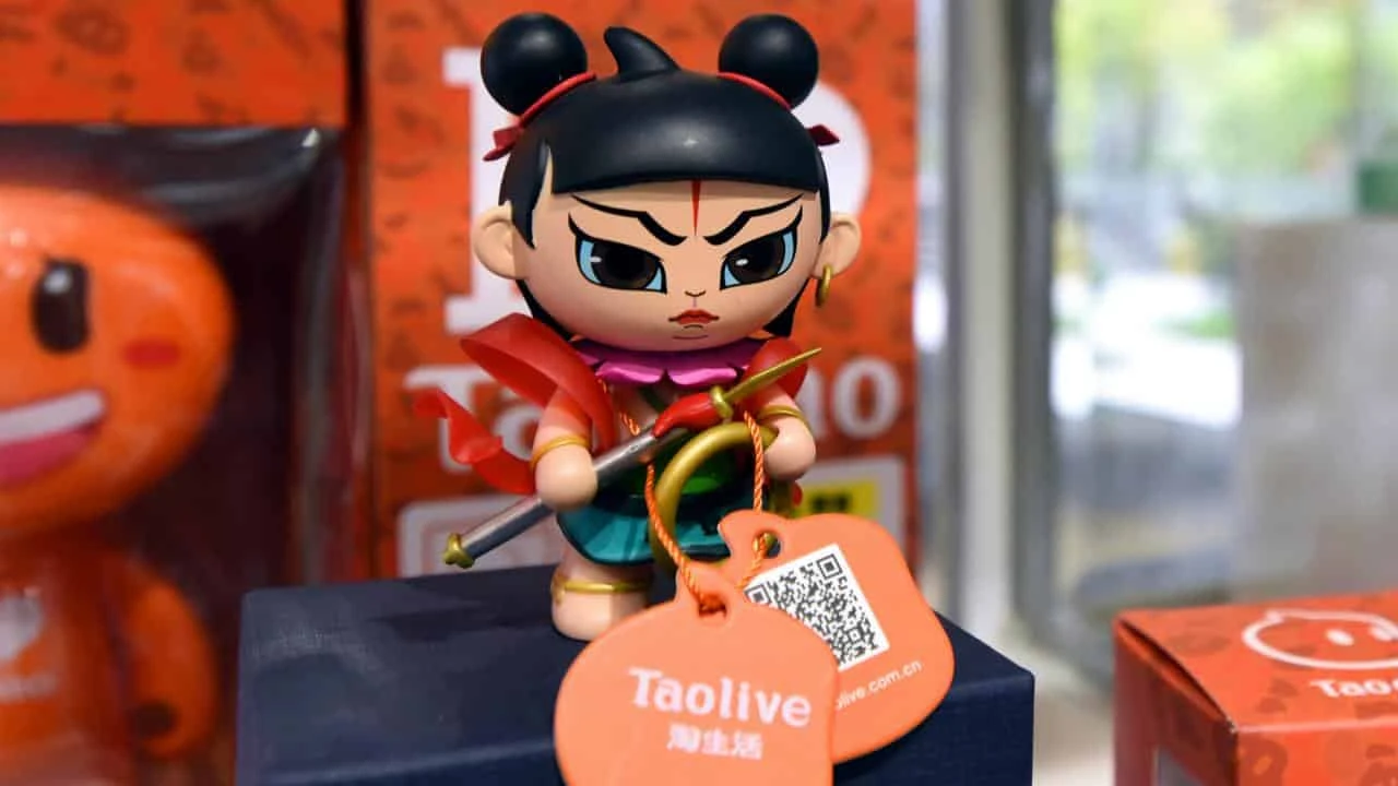 Alibaba разрешила платить через сервис WeChat Pay на маркетплейсах Taobao и Tmall / Фото: Unsplash /tommao wang