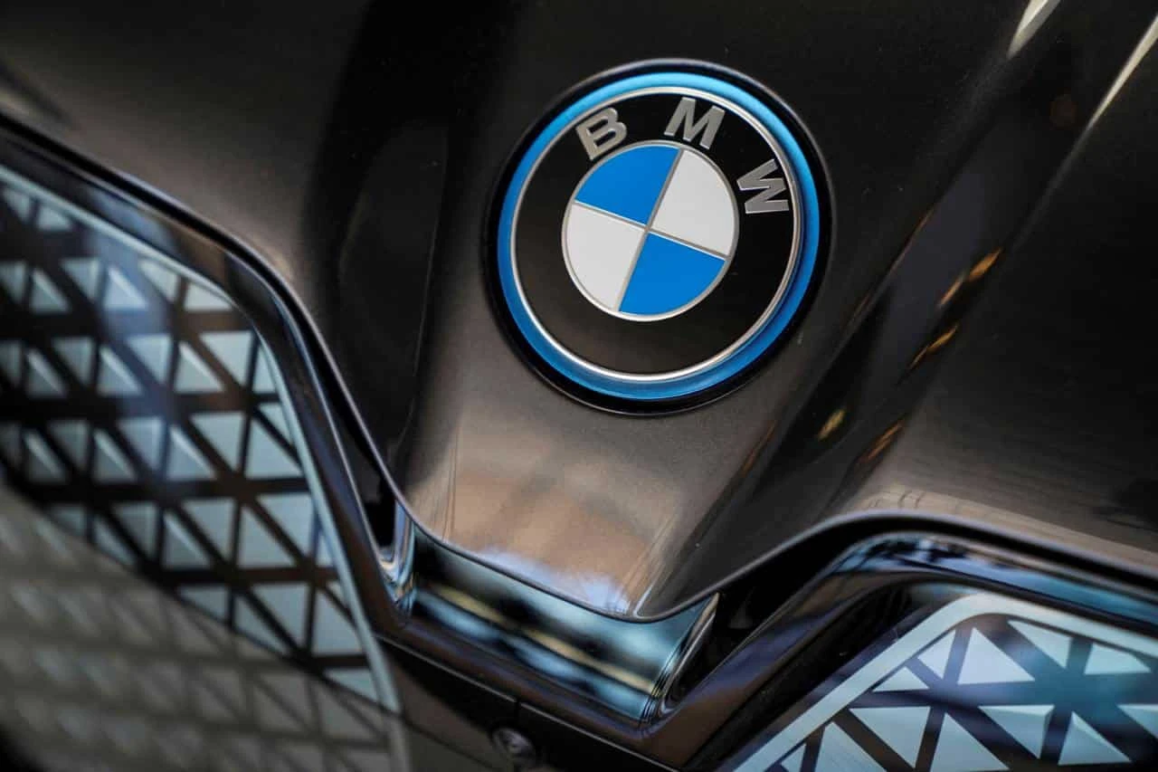 Акций BMW упали после снижения прогноза почти на 11% / Фото: Reuters /Toya Sarno Jordan