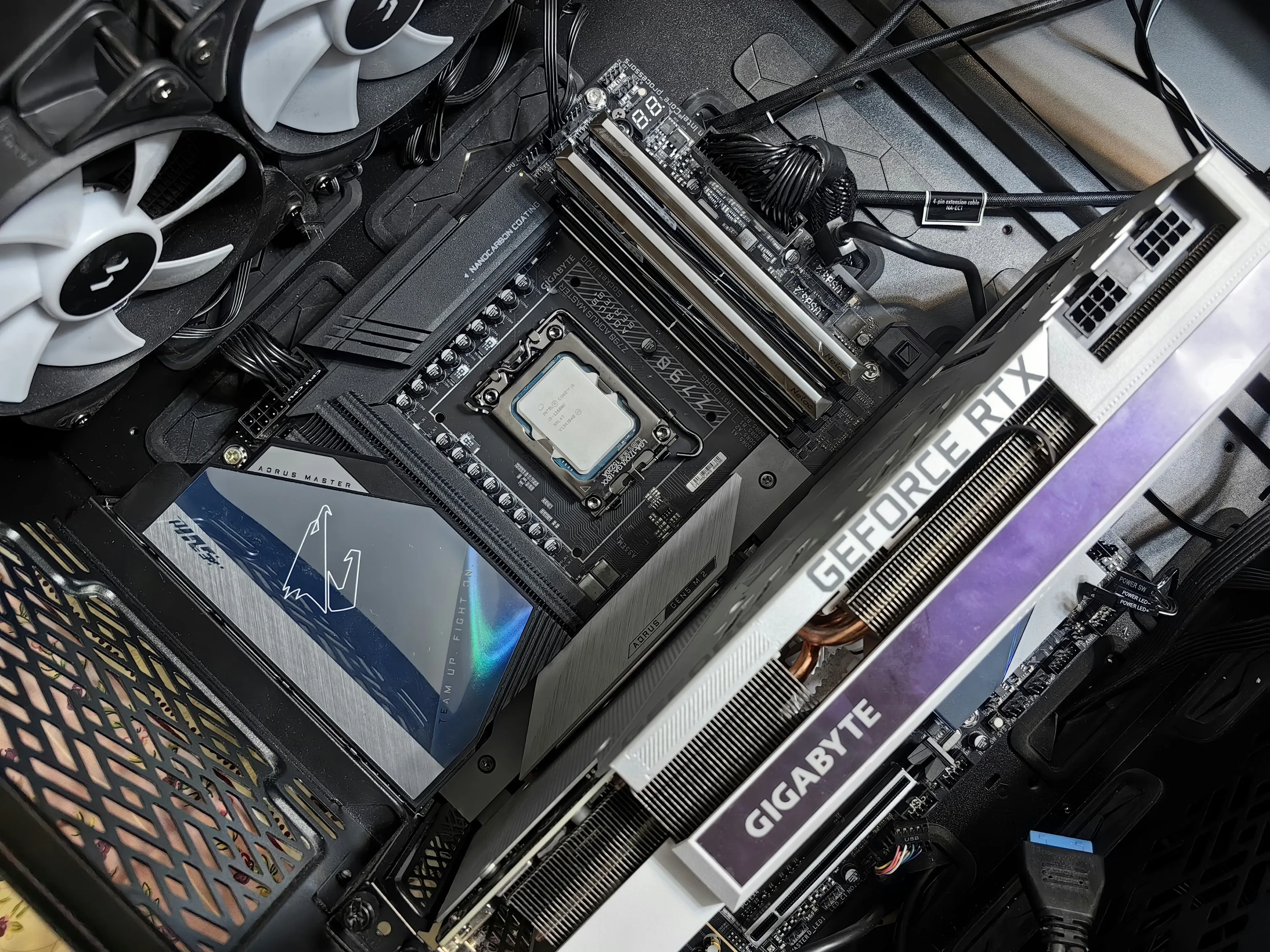 Лидерами роста стали производители микросхем и процессоров для ИИ / Фото: Unsplash /Andrey Matveev