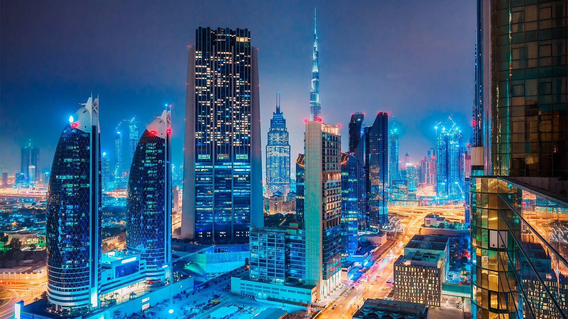 После выпуска большой языковой модели Falcon ОАЭ стали лидером в глобальной гонке ИИ. Фото: shutterstock