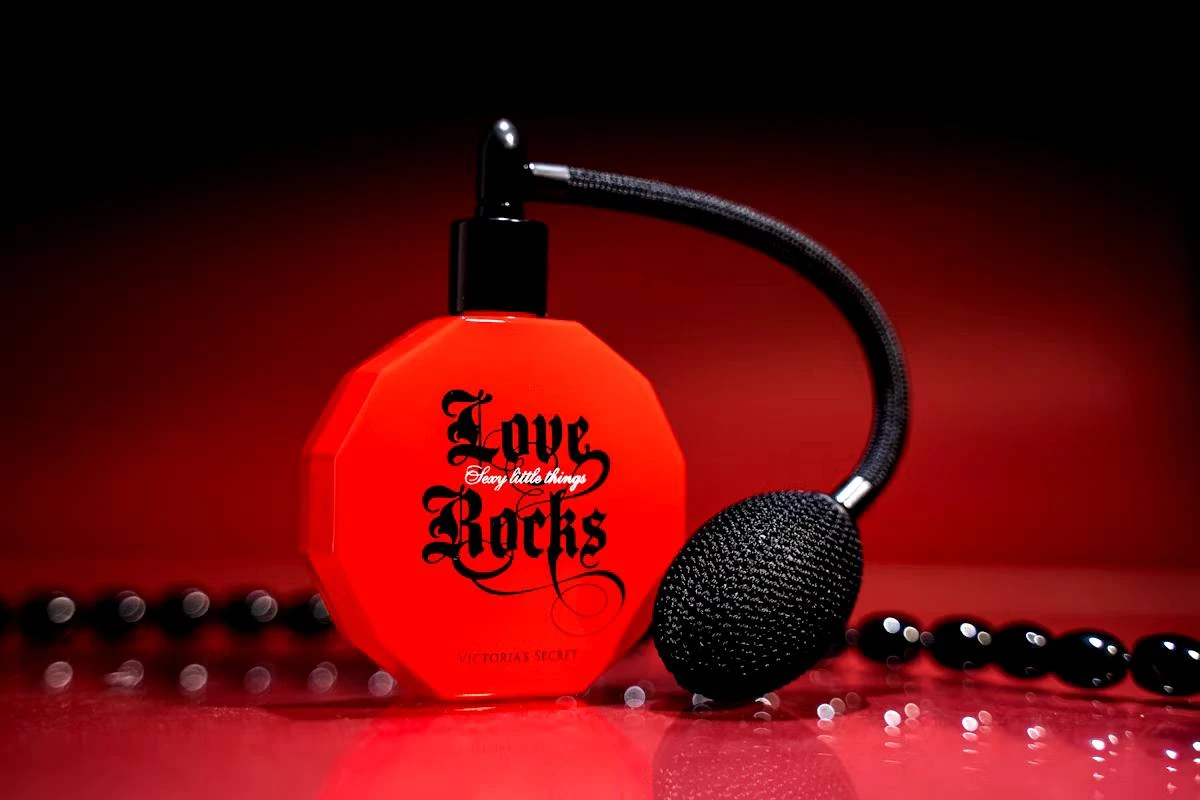 Barclays считает заниженым консенсус-прогноз по прибыли Victoria’s Secret во второй половине 2024 года / Фото: Unsplash/Susie Burleson