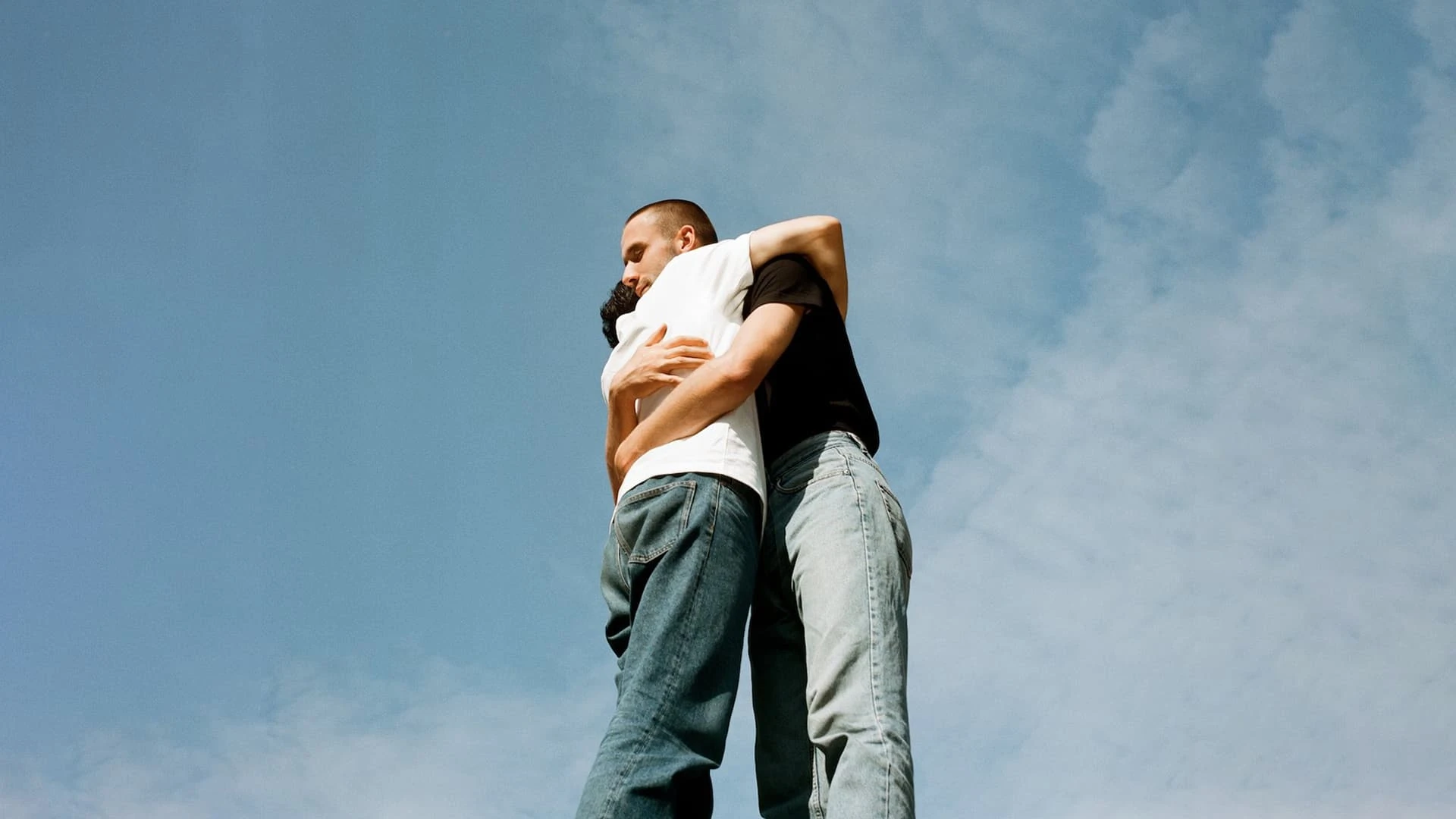 Стартап Belong Center планирует запустить телешоу, которое научит американцев заводить друзей. Фото: belongcenter.org