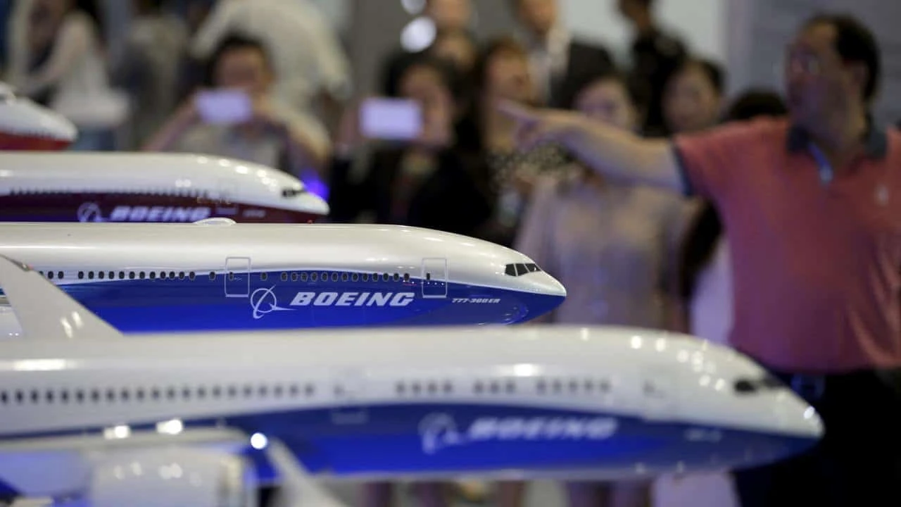 Крупный заказ из Китая — хорошая новость для Boeing после забастовки и других проблем, навалившихся на компанию / Фото: Reuters/Jason Lee