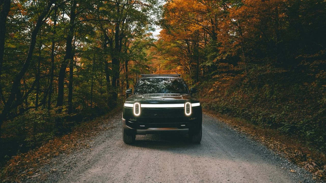 Morgan Stanley увеличил прогноз по капитальным затратам Rivian Фото: Unsplash /Wes Hicks