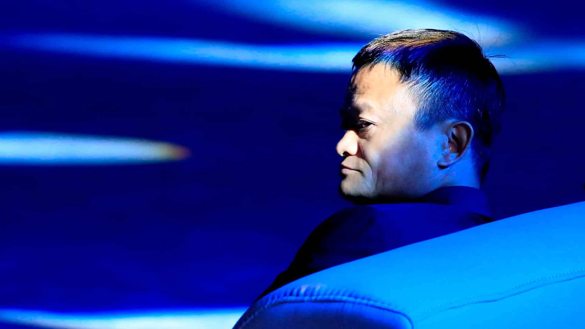 Всемирно известный основатель Alibaba Джек Ма после критики властей КНР лишился части активов, постов в своих компаниях и пропал из поля зрения / REUTERS /Aly Song