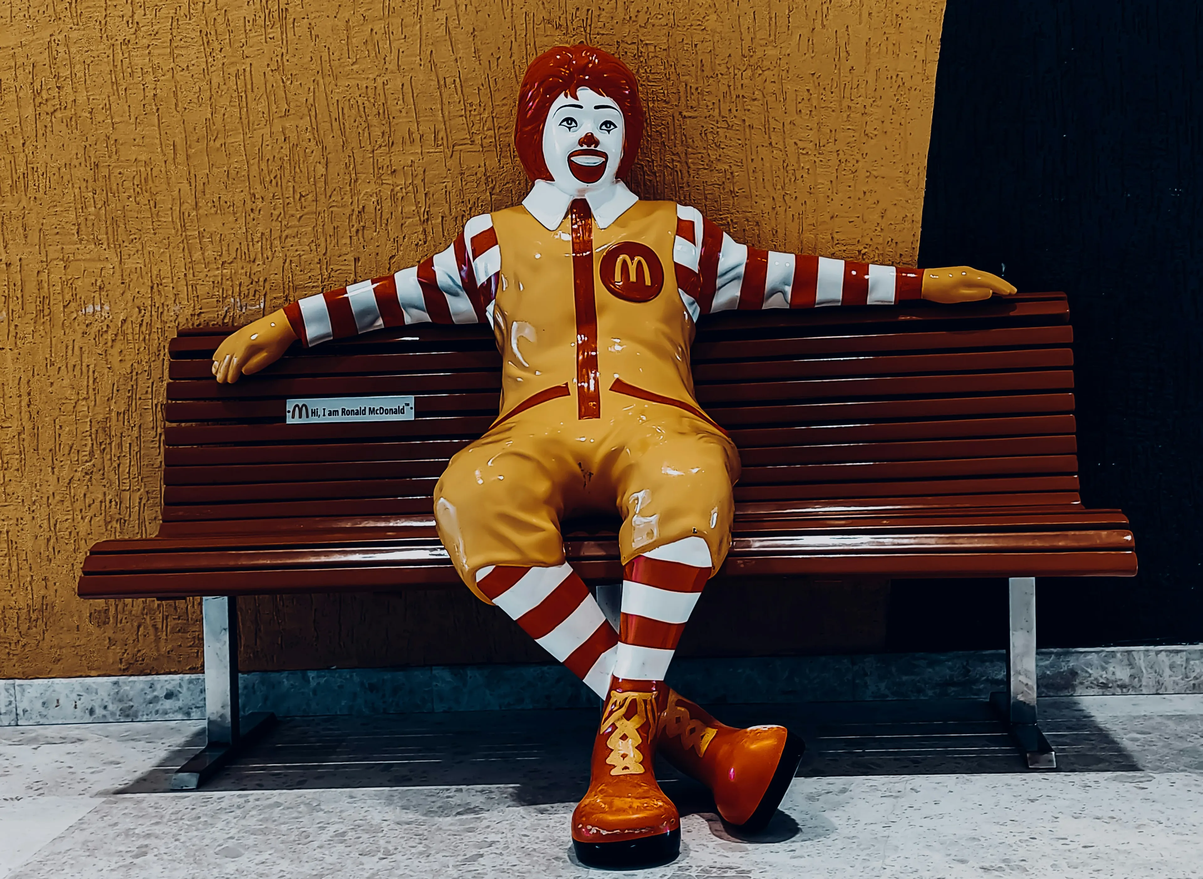Акции McDonalds с июля подорожали на 23% / Фото: Unsplash/Eshak Angell