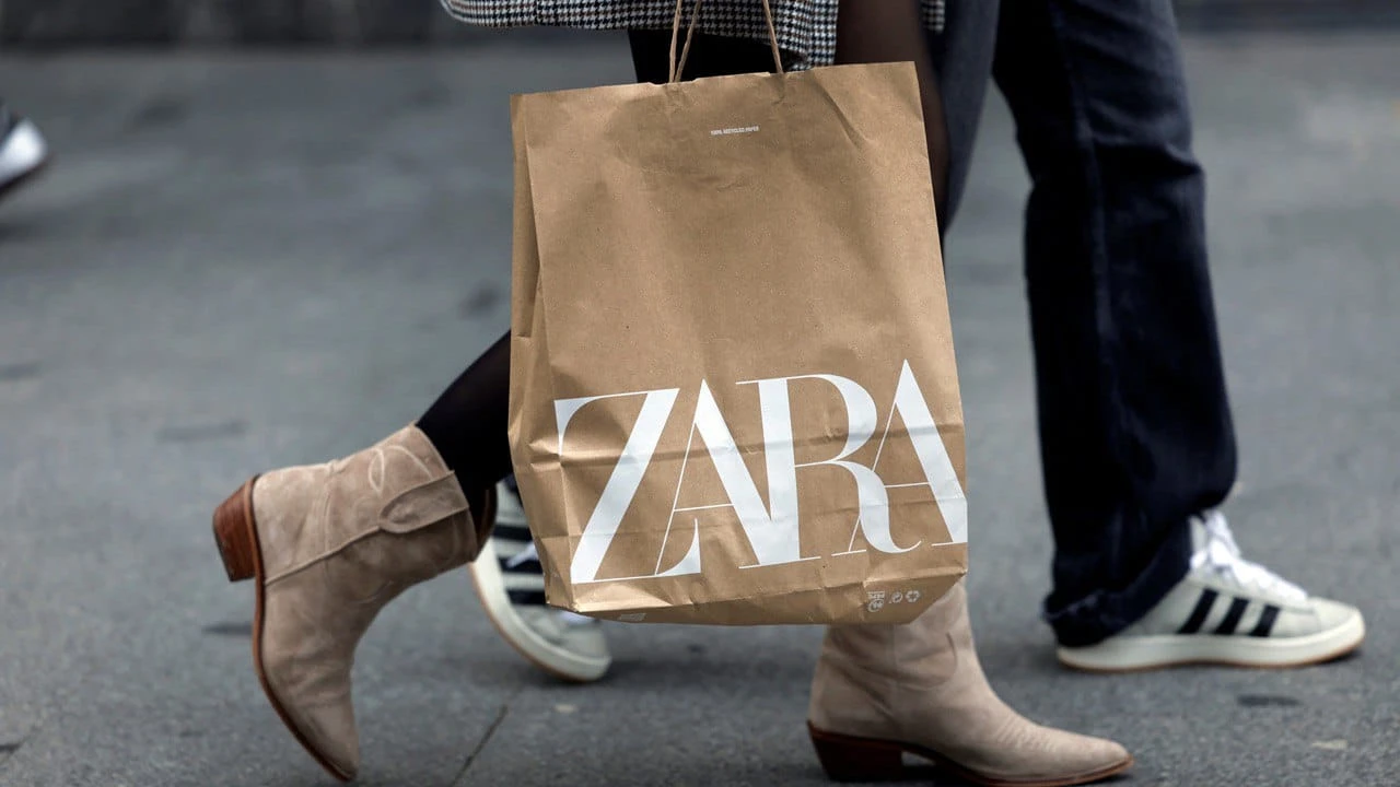 Акции Inditex, владельца Zara, выросли с начала года на 33%, их рост обеспечил 30% роста индекса Ibex 35 / Фото: Reuters/Vincent West