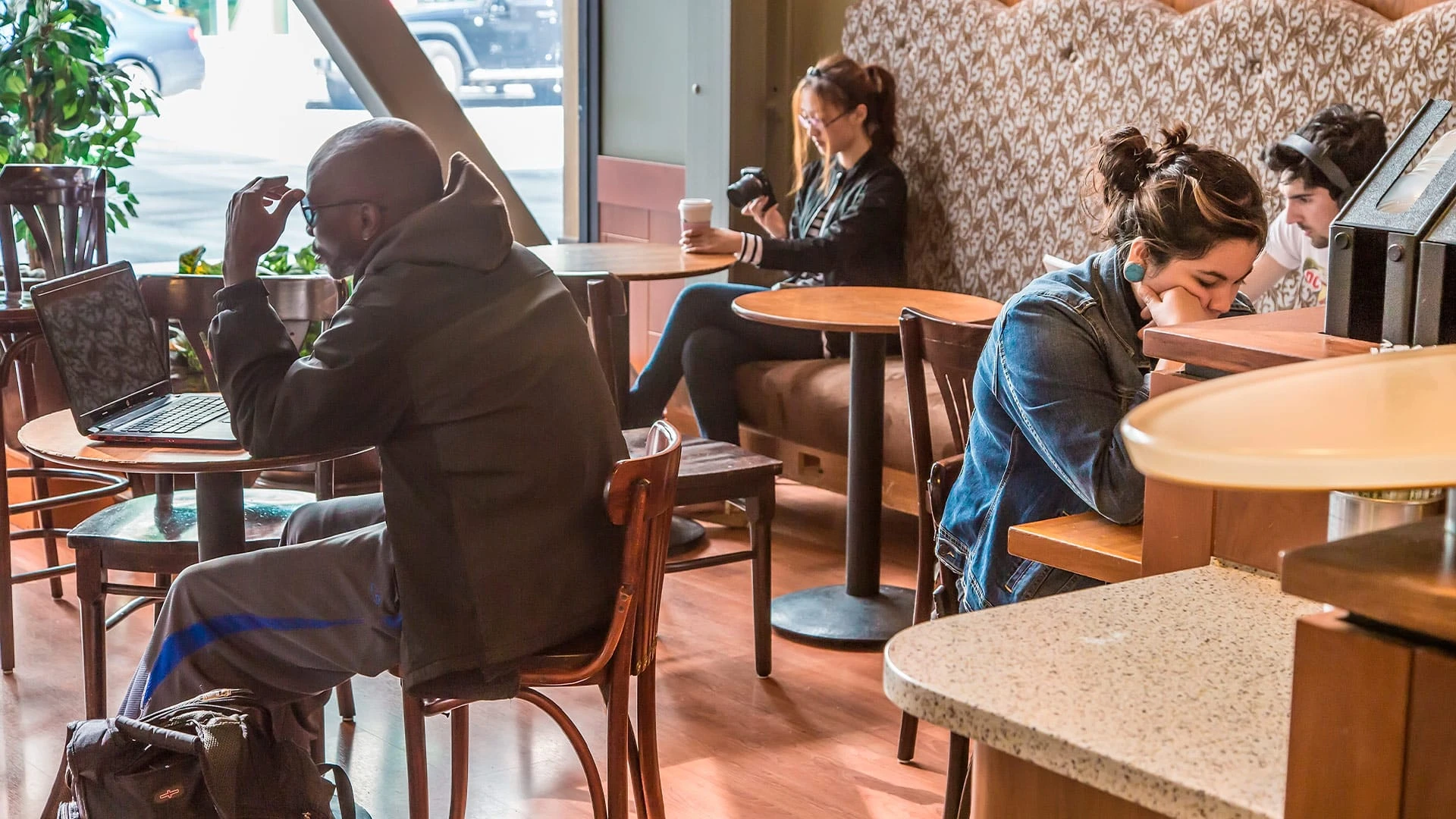 В фокусе еженедельная статистика обращений за пособием по безработице / Фото: Shutterstock