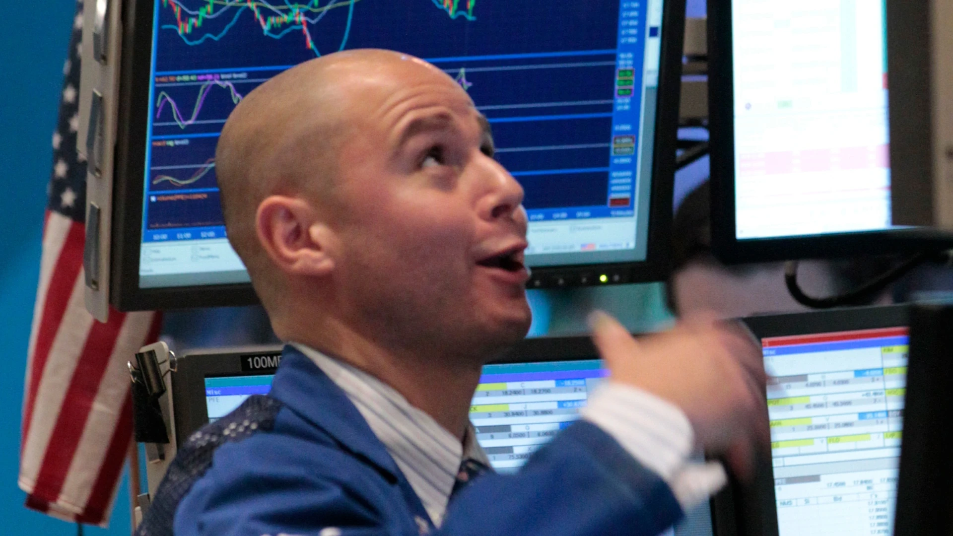 Small-cap компании превосходят бумаги с большой капитализацией в среднем на 1 процентный пункт по доходности в течение полугода после снижения ставки ФРС на 50 базисных пунктов / Фото: Reuters/Brendan McDermid