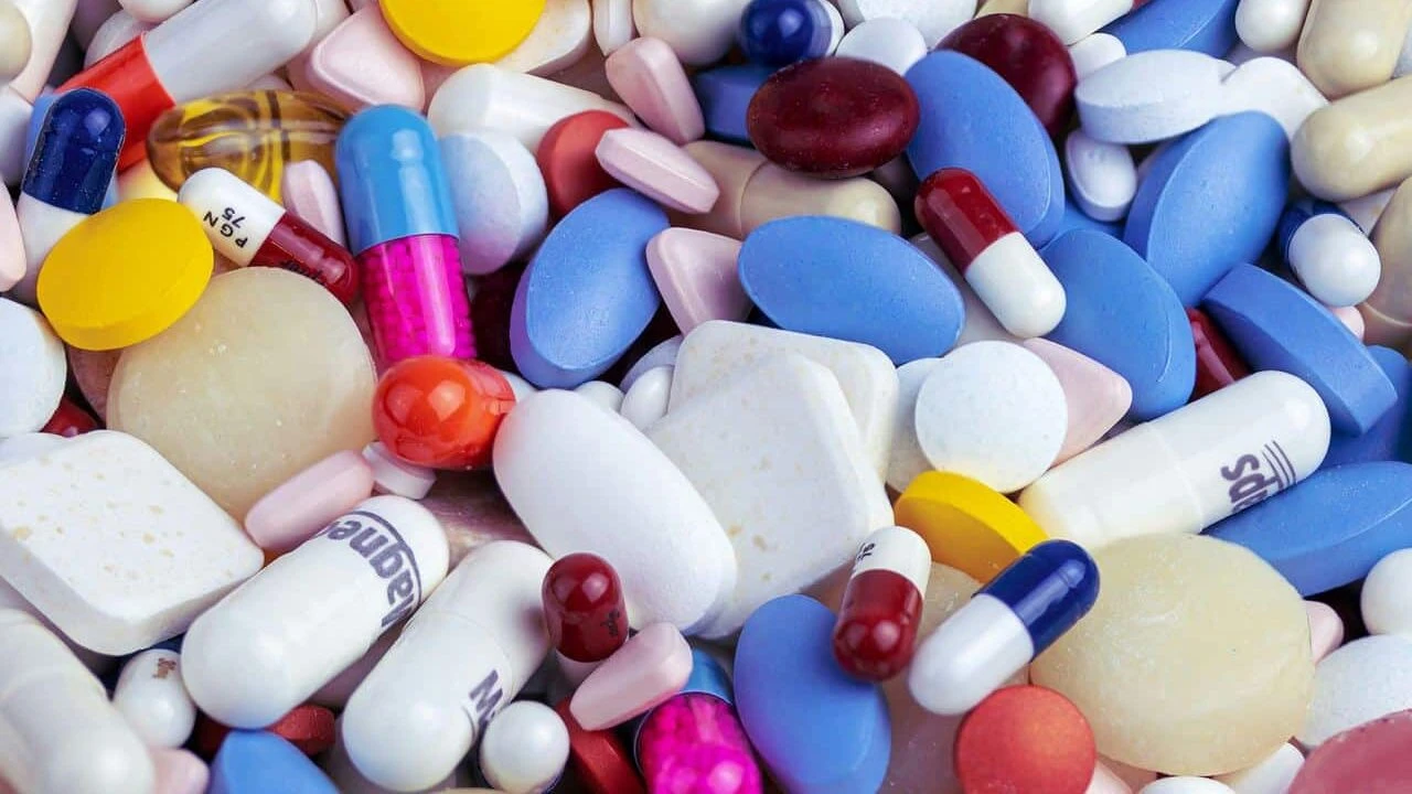 Bernstein посоветовал покупать акции трех биофармкомпаний / Фото: Unsplash /Myriam Zilles