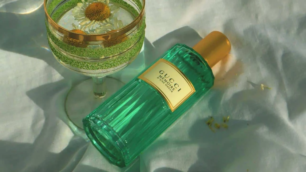 У владеющей Gucci Kering осталось лишь три рекомендации к покупке от аналитиков — это антирекорд как минимум с 2003 года / Фото: Unsplash/Anna Keibalo